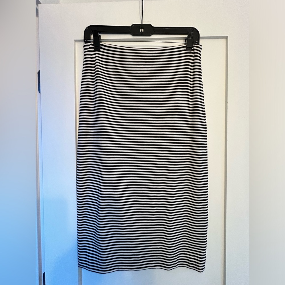 Banana Republic stretch striped skirt